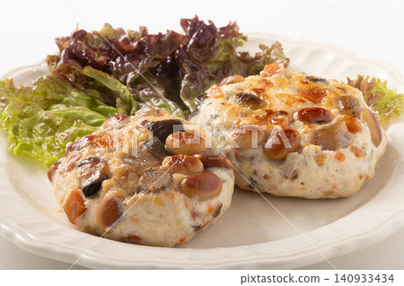 [Yamagata Prefecture-grown soybeans] Benikurakake soybeans, tofu hamburgers 140933434
