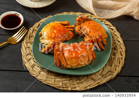 steamed Fresh Crab, Traditional Chinese Seafood Delicacy steamed Fresh Crab, Traditional Chinese Seafood Delicacy 140933954