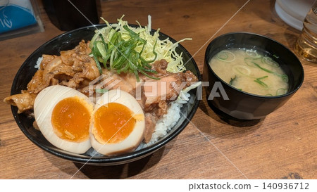 Delicious pork bowl Delicious pork bowl 140936712