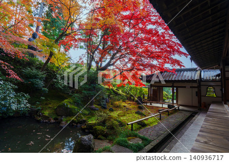 Autumn leaves at Eisei-in Temple 140936717