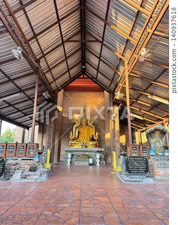 Golden Phra Phuttha Chinnarat Statue In Ayutthaya Temple Hall. 140937618