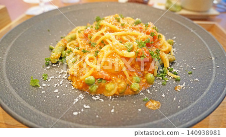 Delicious tomato and shrimp pasta Delicious tomato and shrimp pasta 140938981