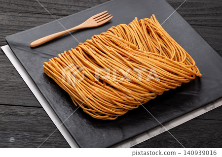 traditional Chinese Deep Fried Sanzi, Crispy Golden Thread Fried Dough Twist Pastry traditional Chinese Deep Fried Sanzi, Crispy Golden Thread Fried Dough Twist Pastry 140939016