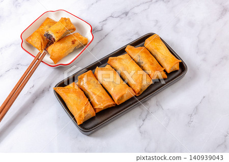 crispy Sweet Red Bean Paste Spring Rolls, Crunchy Deep Fried Asian Dim Sum Dessert crispy Sweet Red Bean Paste Spring Rolls, Crunchy Deep Fried Asian Dim Sum Dessert 140939043