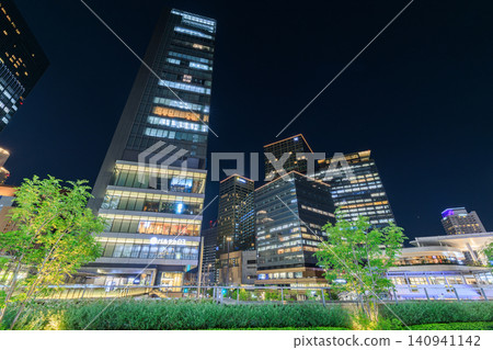 Night view of the buildings around the west exit of Osaka Station (Umeda, Kita-ku, Osaka City, Osaka Prefecture) Night view of the buildings around the west exit of Osaka Station (Umeda, Kita-ku, Osaka City, Osaka Prefecture) 140941142