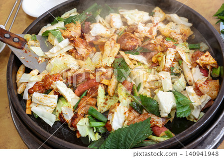Raw Spicy Korean Chicken Stir Fry Dakgalbi with Vegetables 140941948