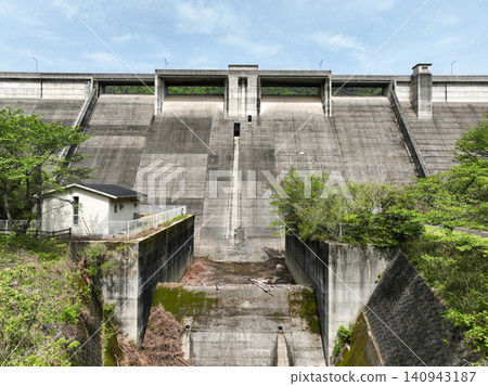 Senzoku Dam, Higashikagawa City, Kagawa Prefecture Senzoku Dam, Higashikagawa City, Kagawa Prefecture 140943187
