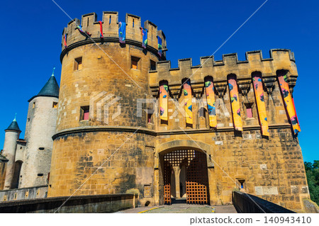 Germans Gate (Porte des Allemands) is a medieval bridge castle and city gate in Metz, France Germans Gate (Porte des Allemands) is a medieval bridge castle and city gate in Metz, France 140943410