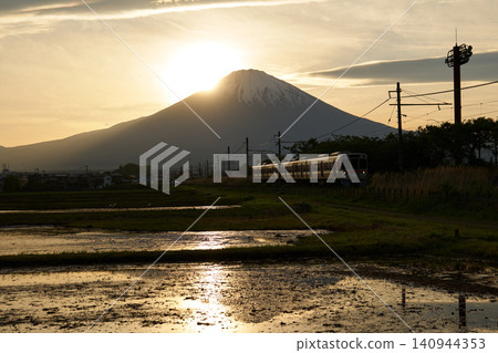 富士山和御殿場線 140944353