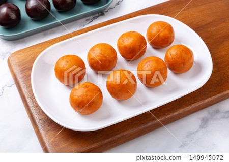 salted egg yolk and pork floss filling balls, savory savory ingredient for traditional chinese pastry 140945072