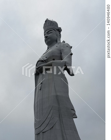 Kannon looking up at the sky Kannon looking up at the sky 140946480