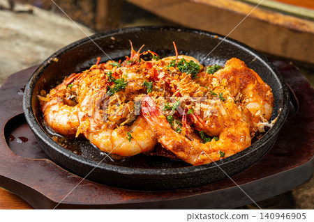 Fragrant garlic shrimp Fragrant garlic shrimp 140946905