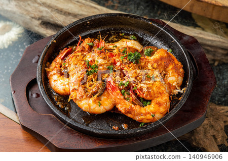 Fragrant garlic shrimp Fragrant garlic shrimp 140946906