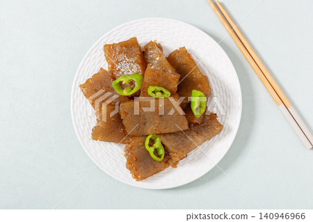 stir Fried Chinese Sweet Potato Starch Jelly Menzi with Chili Peppers stir Fried Chinese Sweet Potato Starch Jelly Menzi with Chili Peppers 140946966