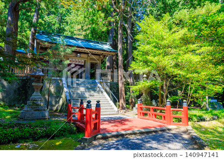 初夏時節,佐渡國一宮神社(位於新潟縣佐渡市佐渡島)的道津神社,佐渡國排名第一的神社。 初夏時節,佐渡國一宮神社(位於新潟縣佐渡市佐渡島)的道津神社,佐渡國排名第一的神社。 140947141