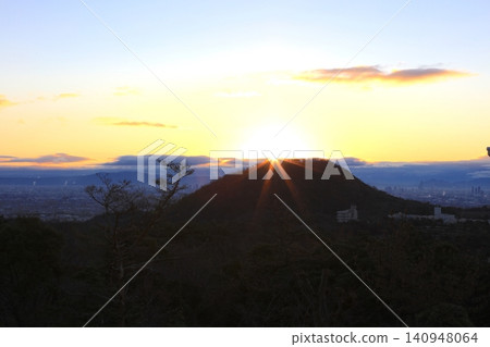 鑽石山高山 / 新年第一道陽光及大阪平原景色 / 從六甲療養院 鑽石山高山 / 新年第一道陽光及大阪平原景色 / 從六甲療養院 140948064