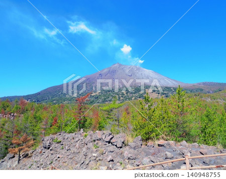 Minamidake peak as seen from the Sakurajima Arimura Lava Observatory (Kagoshima City, Kagoshima Prefecture) Minamidake peak as seen from the Sakurajima Arimura Lava Observatory (Kagoshima City, Kagoshima Prefecture) 140948755