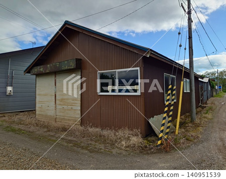 Warehouse Warehouse 140951539