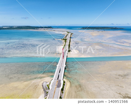 【晴空萬裡,美景如畫】沖繩海中公路無人機空拍(湛藍的天空和碧綠的大海) 【晴空萬裡,美景如畫】沖繩海中公路無人機空拍(湛藍的天空和碧綠的大海) 140951566
