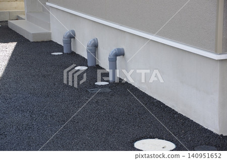 The drainage system using pipes within the concrete slab foundation. The drainage system using pipes within the concrete slab foundation. 140951652