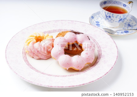 Delicious donuts Delicious donuts 140952153