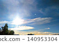 A fantastical sky bathed in light 140953304