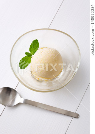 Cold vanilla ice cream Cold vanilla ice cream 140953384