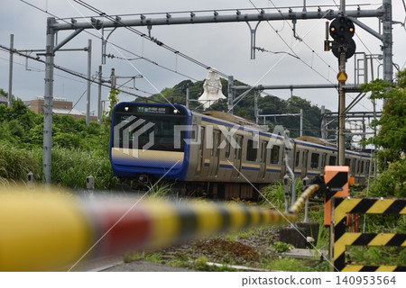 Yokosuka Line, Den'en (Denshika) level crossing, 2026-7-3 Yokosuka Line, Den'en (Denshika) level crossing, 2026-7-3 140953564