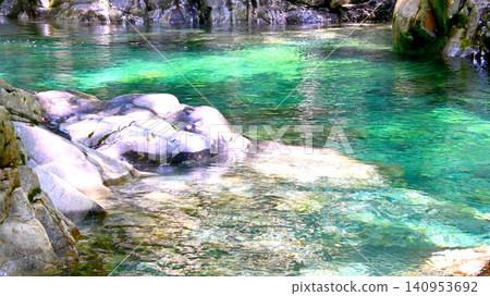 The Atera Valley boasts exceptionally clear waters and a beautiful emerald green hue. 140953692