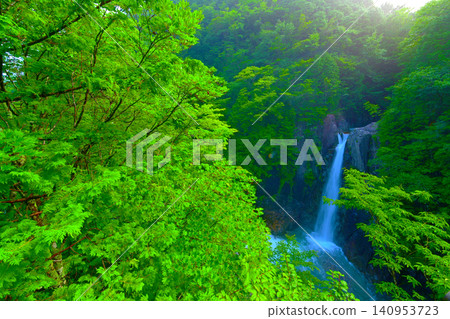 Takataru Falls, surrounded by fresh greenery 140953723