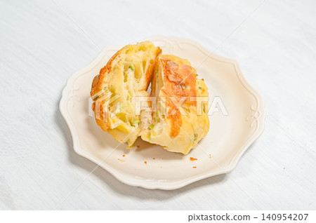 Delicious-looking edamame cheese bread 140954207