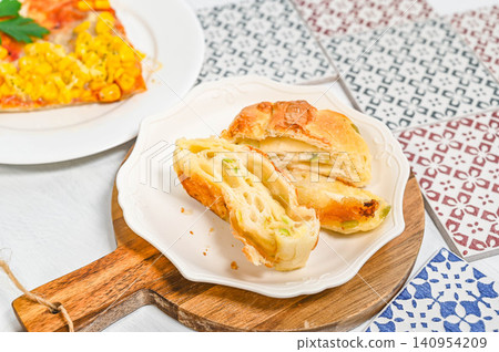 看起來很美味的毛豆起司麵包 看起來很美味的毛豆起司麵包 140954209