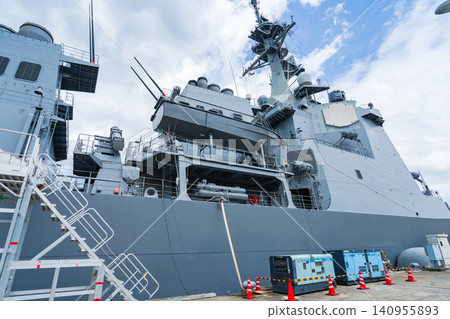 Maizuru City, Kyoto Prefecture: Japan Maritime Self-Defense Force destroyer 140955893
