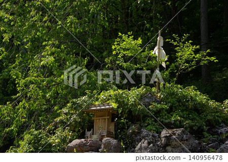 In Sazareishi Park in Himachi, Ibigawa Town, Gifu Prefecture, there is a sazareishi (small pebbles) that are mentioned in the Japanese national anthem, Kimigayo. In Sazareishi Park in Himachi, Ibigawa Town, Gifu Prefecture, there is a sazareishi (small pebbles) that are mentioned in the Japanese national anthem, Kimigayo. 140956478
