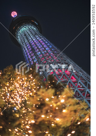 Looking up at the Tokyo Skytree and the night sky Looking up at the Tokyo Skytree and the night sky 140958592