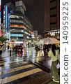 在一個雨夜的池袋，我被突如其來的暴雨淋透了。 140959225