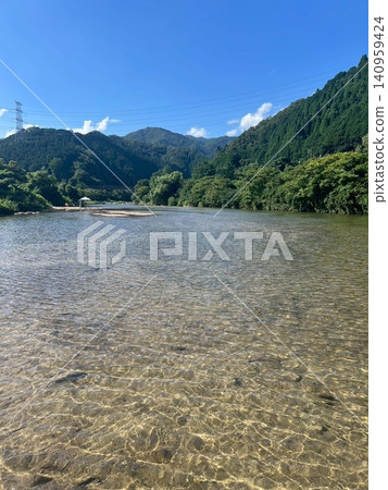 河水清澈 河水清澈 140959424