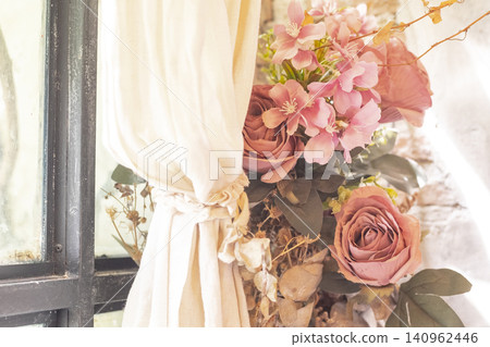 Romantic Pink Rose Bouquet: Elegant Windowsill Decoration Romantic Pink Rose Bouquet: Elegant Windowsill Decoration 140962446