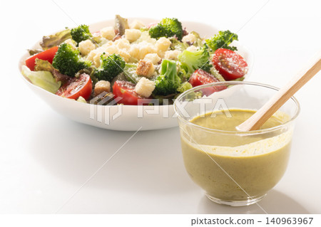 菠菜凱薩沙拉醬 菠菜凱薩沙拉醬 140963967