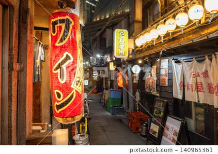 三軒茶屋後巷的復古飲酒區 三軒茶屋後巷的復古飲酒區 140965361