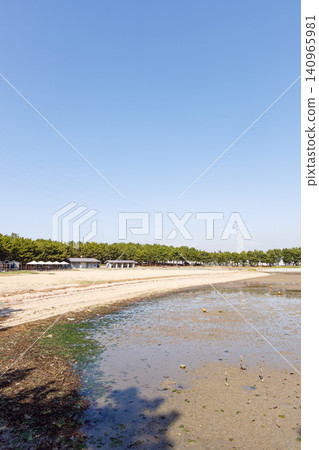 Takasago Mukaijima at low tide Takasago Mukaijima at low tide 140965981