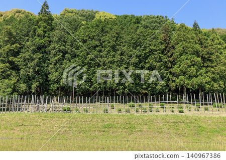 新城,長筱之戰和下田原之戰遺址重建的馬蹄形路障(從武田軍的角度) 新城,長筱之戰和下田原之戰遺址重建的馬蹄形路障(從武田軍的角度) 140967386