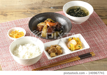 黑醋豬肉套餐 黑醋豬肉套餐 140967741