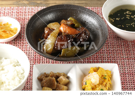 黑醋豬肉套餐 黑醋豬肉套餐 140967744