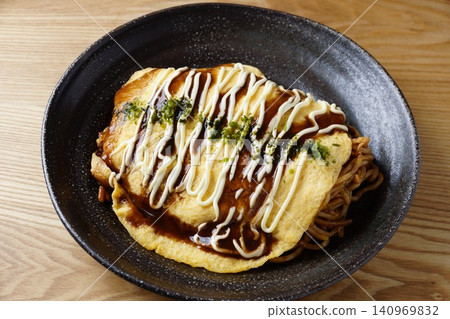 Omelette fried noodles Omelette fried noodles 140969832