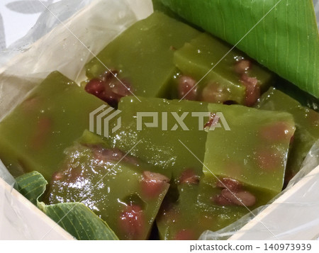 葛粉餅(葛粉餅)配抹茶鹿豆沙(綠茶紅豆沙) 葛粉餅(葛粉餅)配抹茶鹿豆沙(綠茶紅豆沙) 140973939