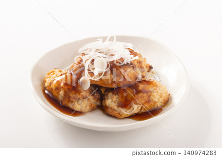 Chicken meatballs with cartilage (sweet and spicy sauce) Chicken meatballs with cartilage (sweet and spicy sauce) 140974283