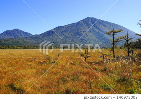Senjogahara, with Mount Nantai in the background and autumn foliage spreading across the plains, October Nikko 280 Senjogahara and Mount Nantai 140975002