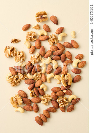 Mixed nuts Mixed nuts 140975191