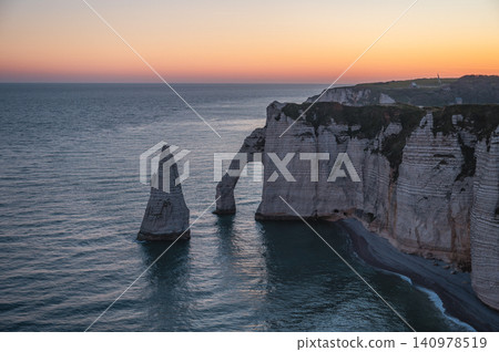 Cliffs and Waters of Etretat Cliffs and Waters of Etretat 140978519
